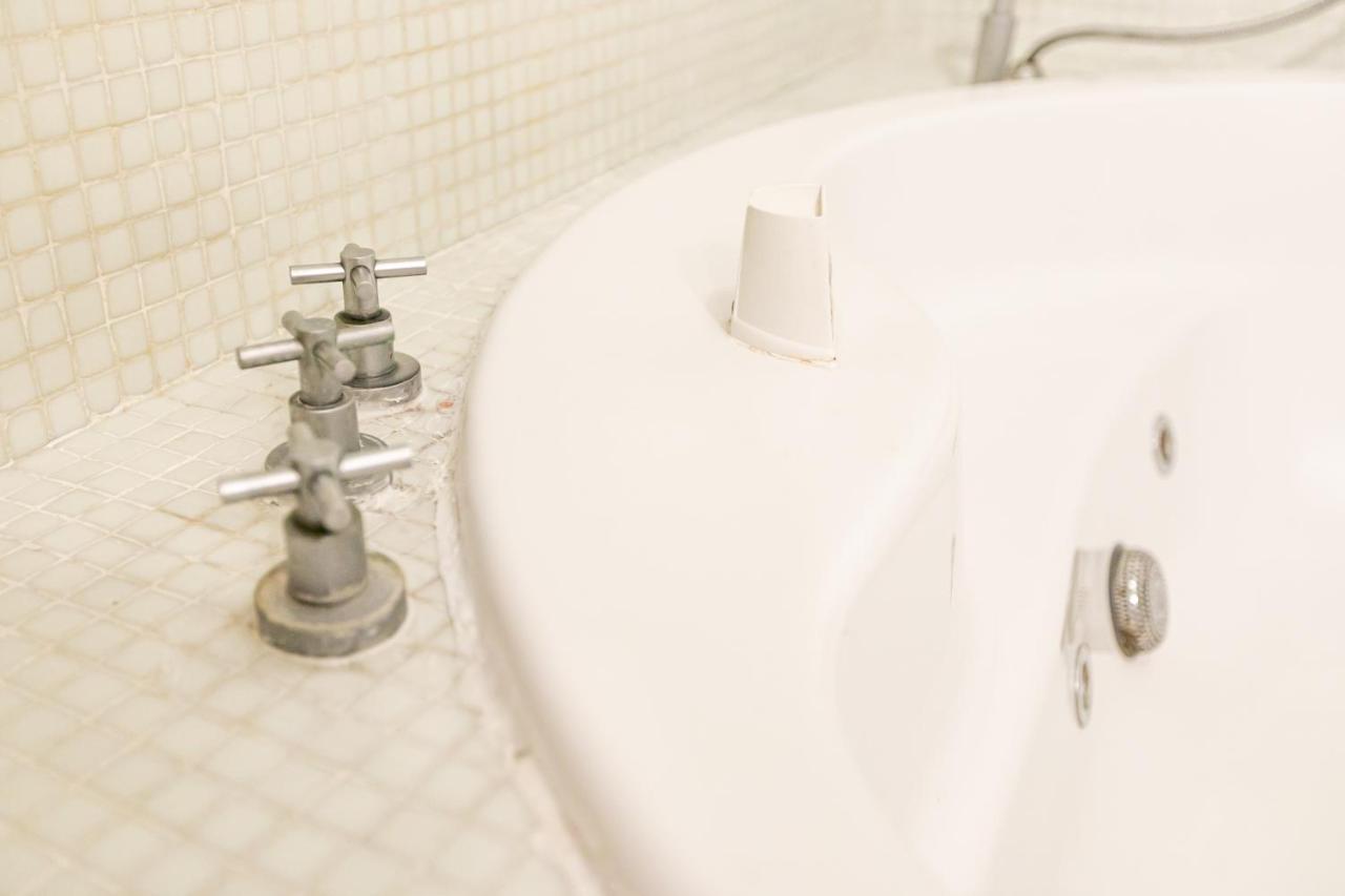 Apartamento 3 Dormitorios En Calle San Vicente. Севиля Екстериор снимка