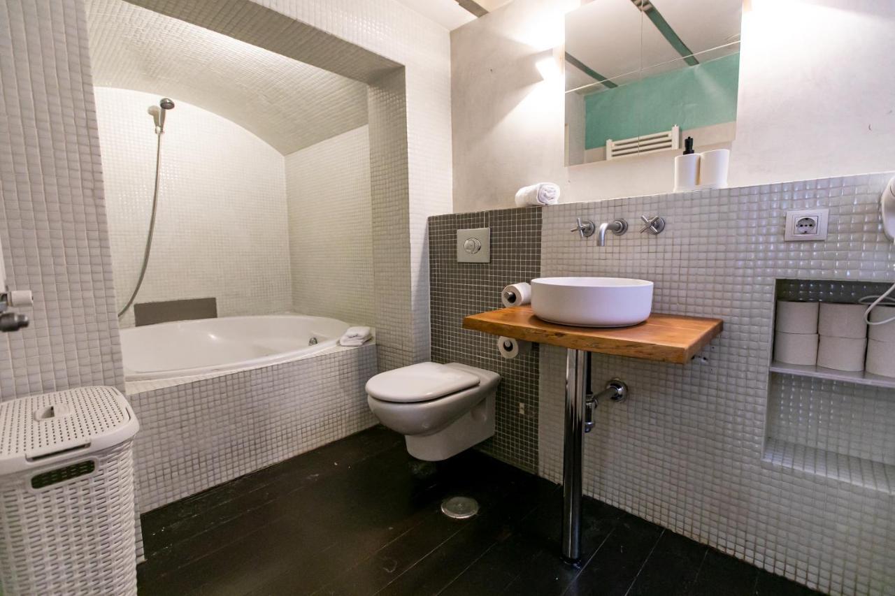Apartamento 3 Dormitorios En Calle San Vicente. Севиля Екстериор снимка