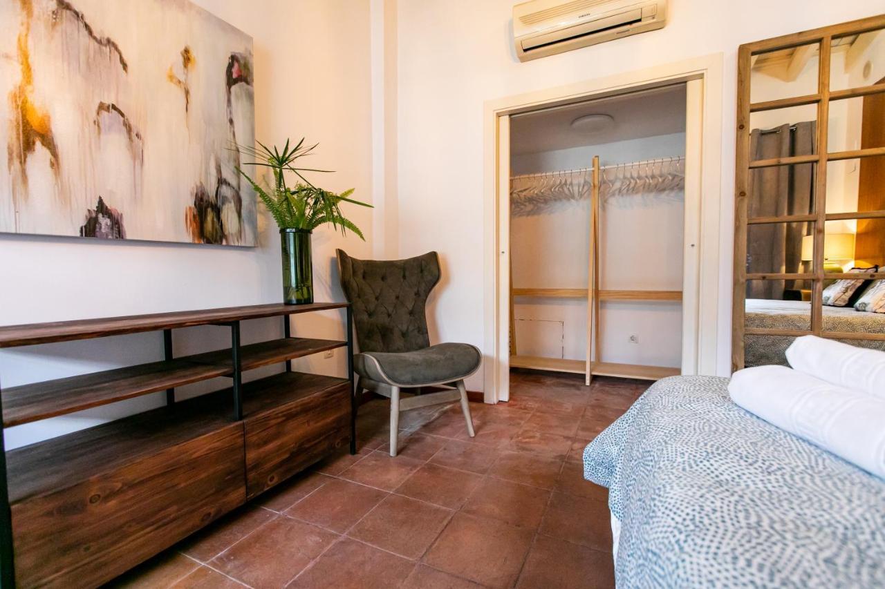 Apartamento 3 Dormitorios En Calle San Vicente. Севиля Екстериор снимка